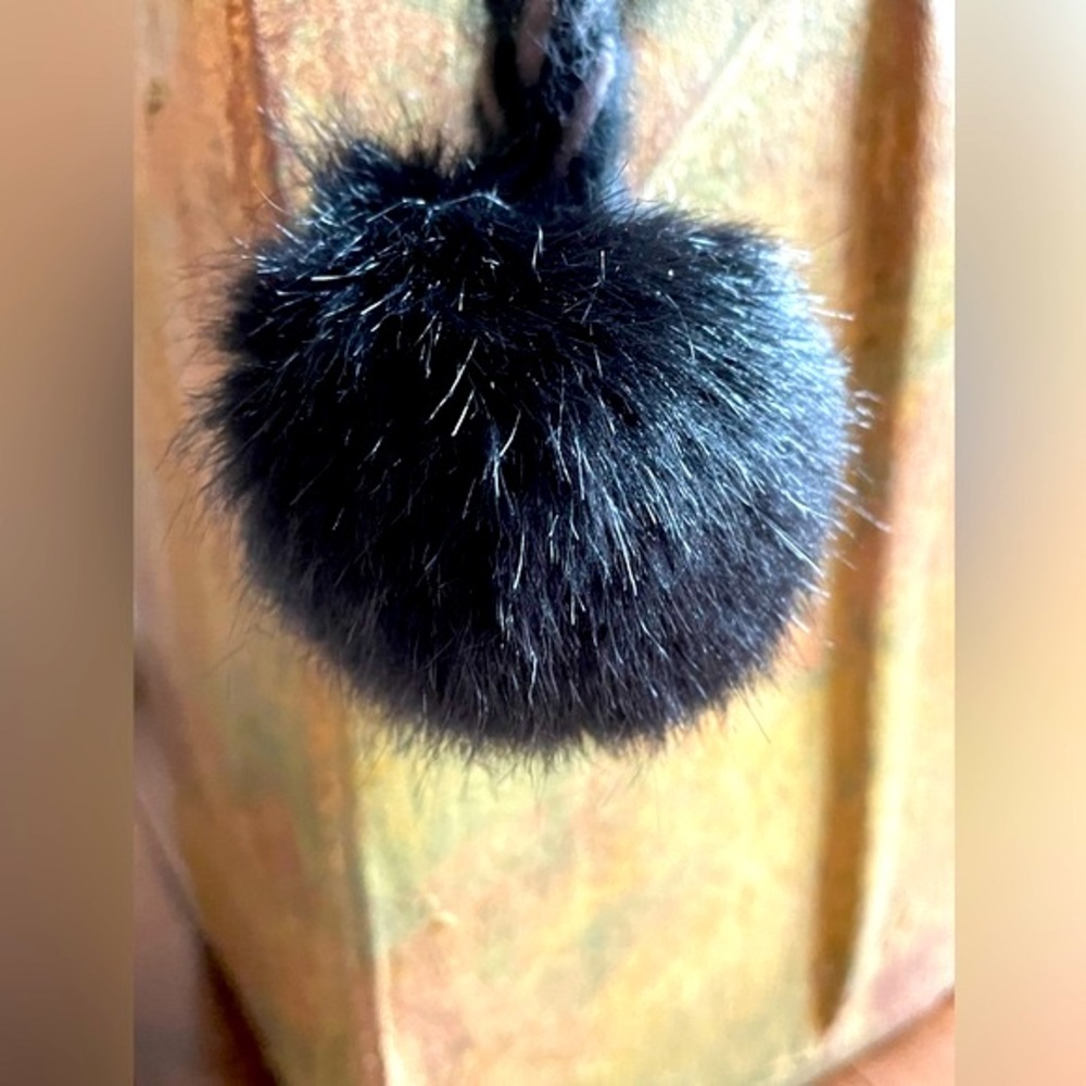 Eddie Bauer Black Knit Pom-Pom Hat - Picture 5 of 6